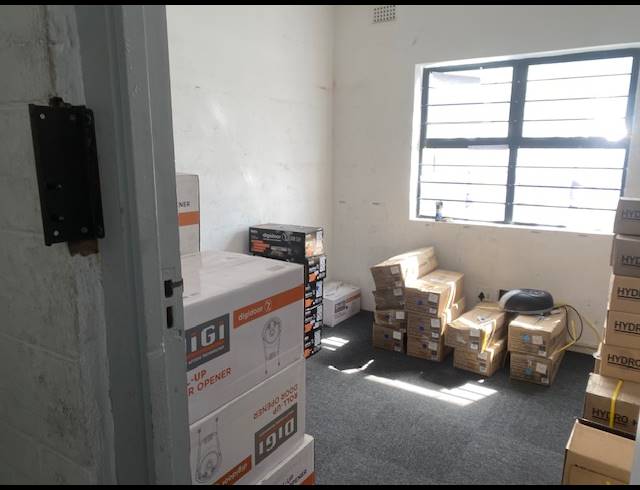 1,345M² FACTORY TO LET IN PINETOWN CENTRAL
